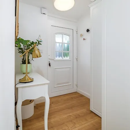 Couple Getaway - Boutique Valbandon Apartment Fazana