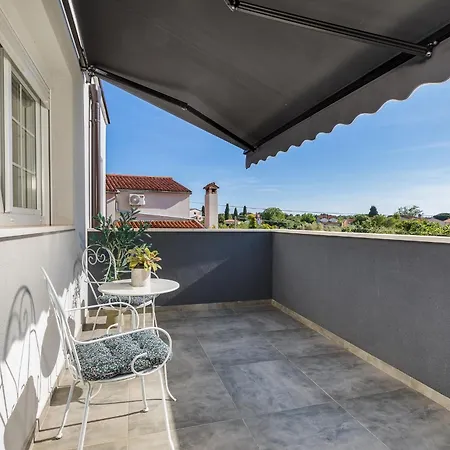 Apartment Couple Getaway - Boutique Valbandon *